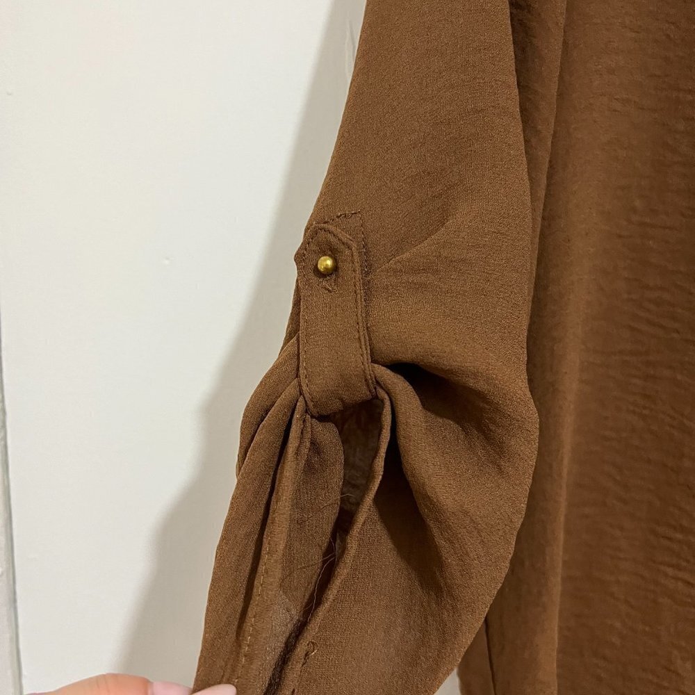 Zara Basic Brown Blouse with Sleeve Buttons - Effortless Elegance 🤎✨ - Picture 3 of 4